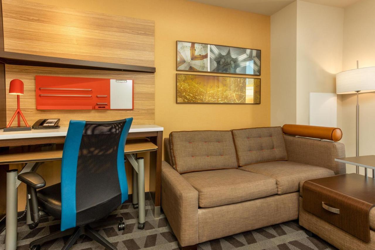 Towneplace Suites By Marriott Las Vegas Stadium District Exterior foto