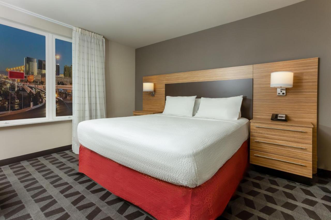 Towneplace Suites By Marriott Las Vegas Stadium District Exterior foto