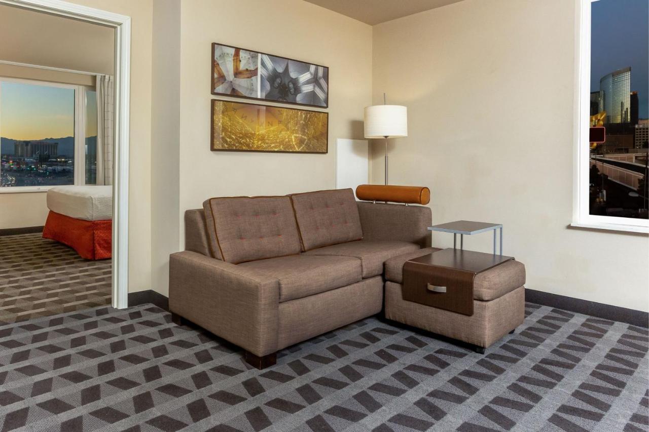 Towneplace Suites By Marriott Las Vegas Stadium District Exterior foto